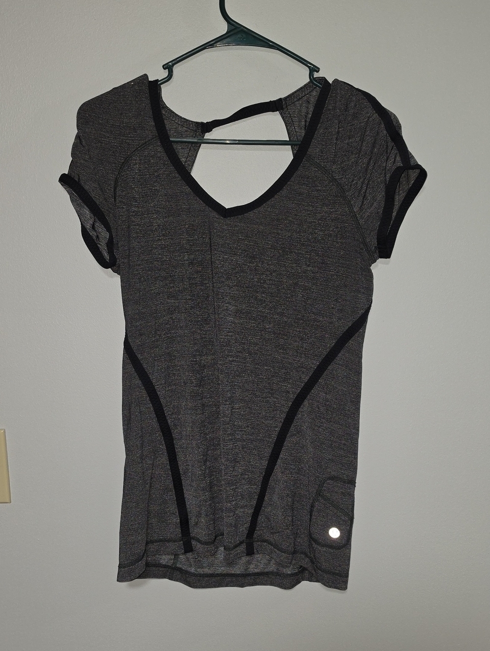 lululemon athletica Heather Dark Gray Short Sleeve Tee with Black Trim